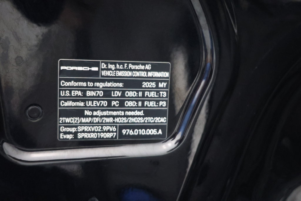 Used 2025 Porsche Panamera image 94