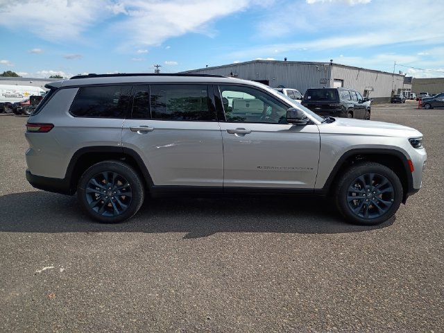 Used 2026 Jeep Grand Cherokee L Limited AWD/4WD image 4