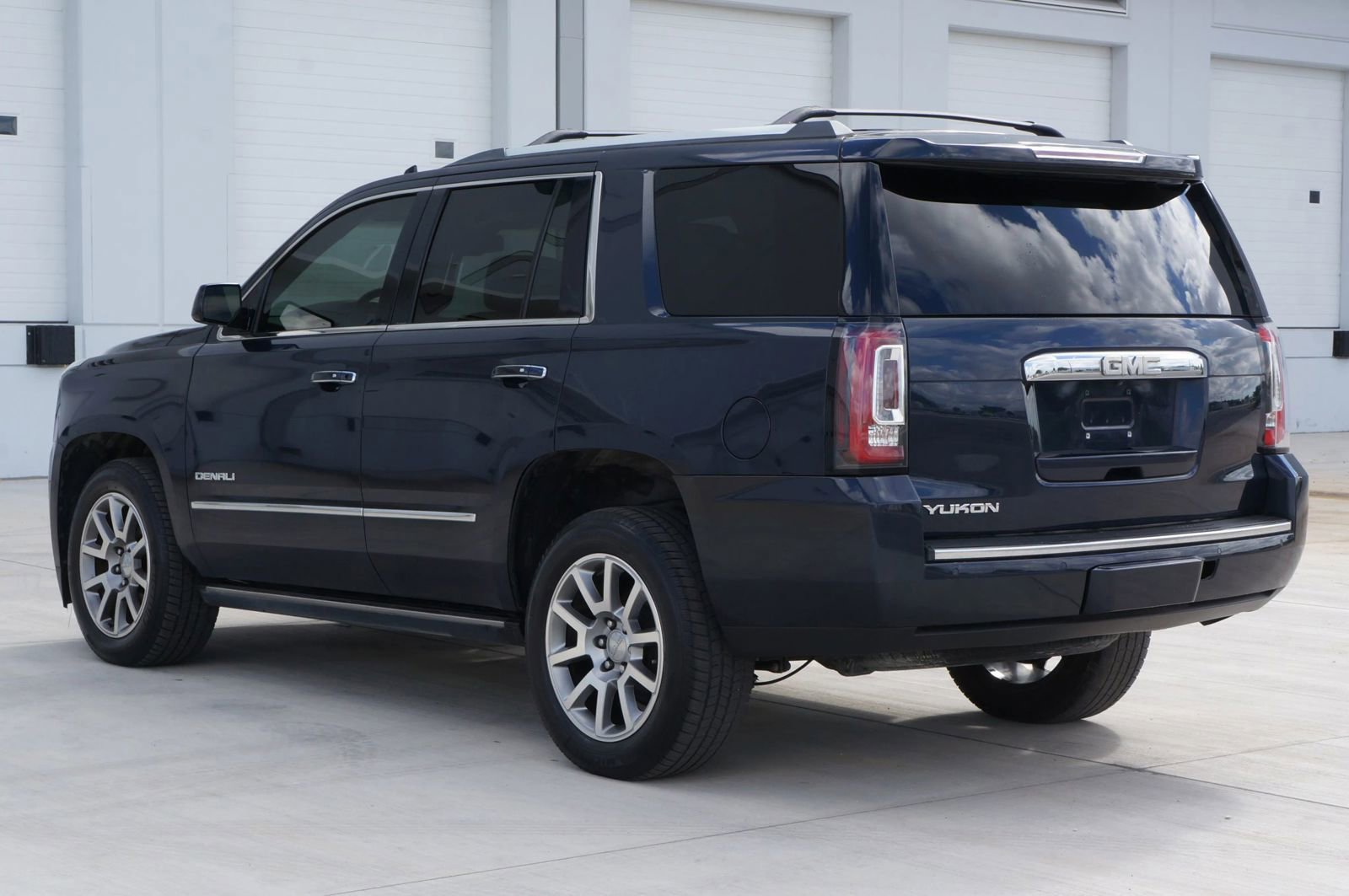 Used 2017 GMC Yukon Denali w/ Open Road Package image 10