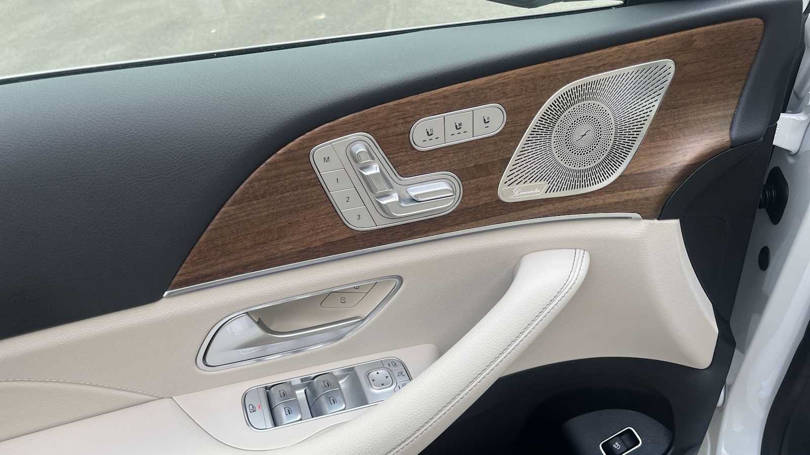 New 2026 Mercedes-Benz GLS 450 4MATIC image 31