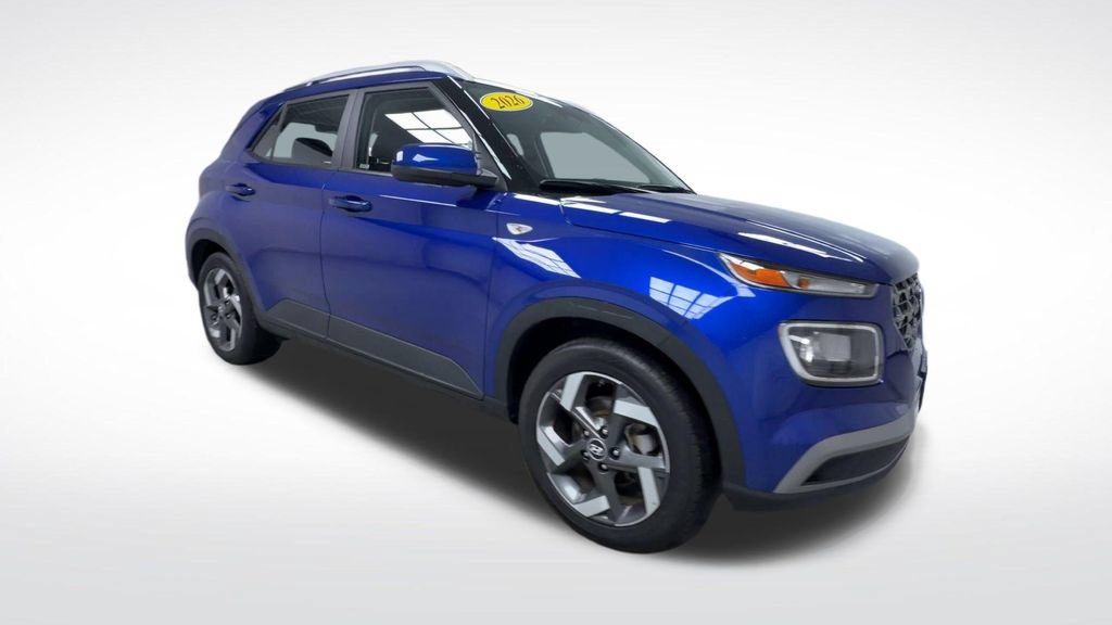 Used 2026 Hyundai Venue SEL FWD image 2