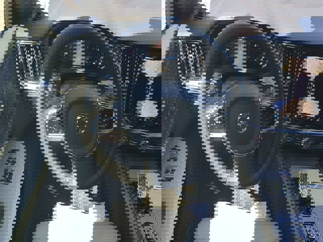 New 2025 Volvo V60 B5 Cross Country Ultra w/ Protection Package Premier image 15