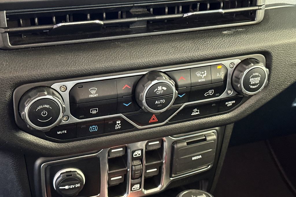 Used 2024 Jeep Wrangler Unlimited AWD/4WD image 20