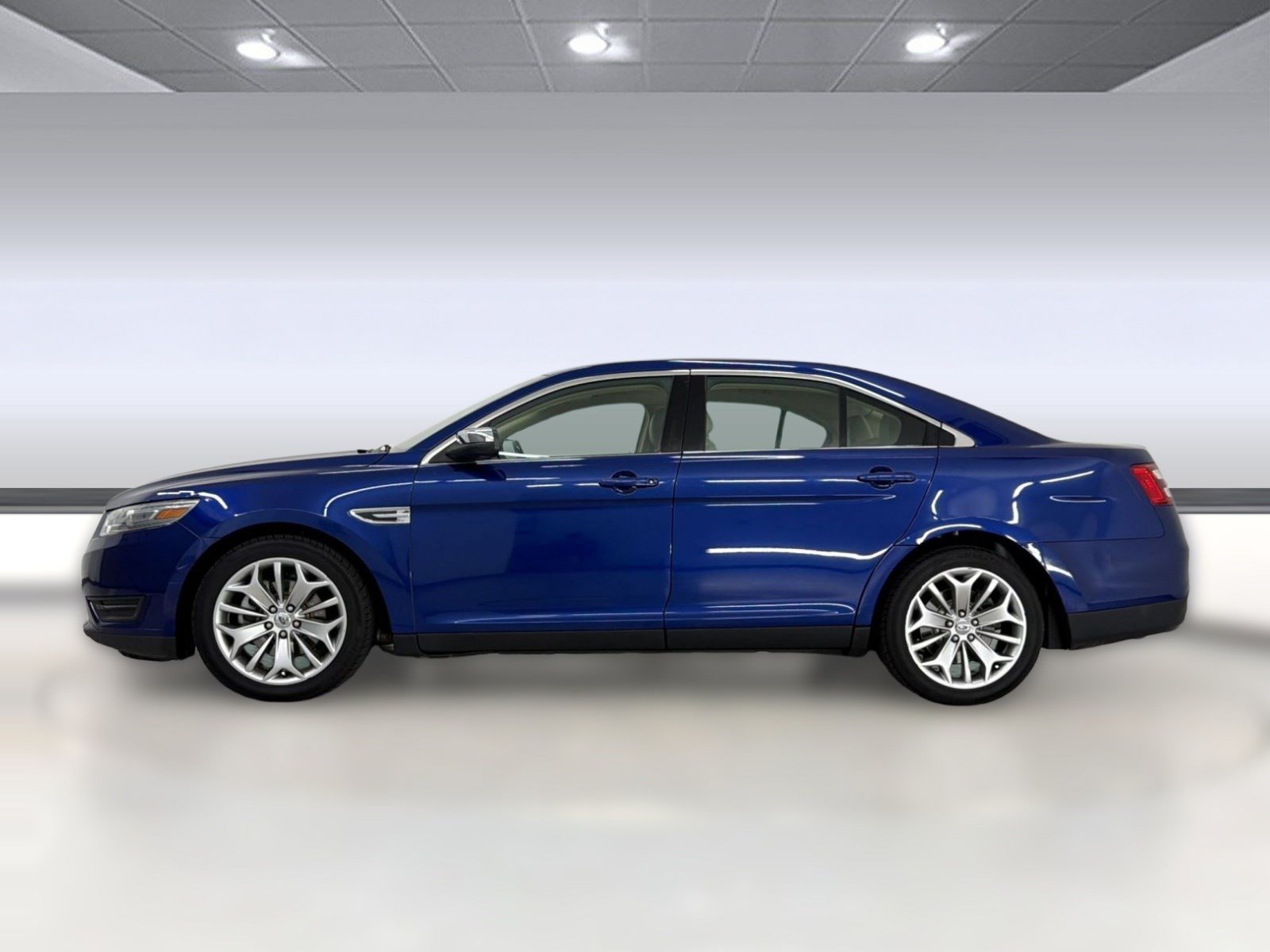 Used 2013 Ford Taurus Limited FWD image 2