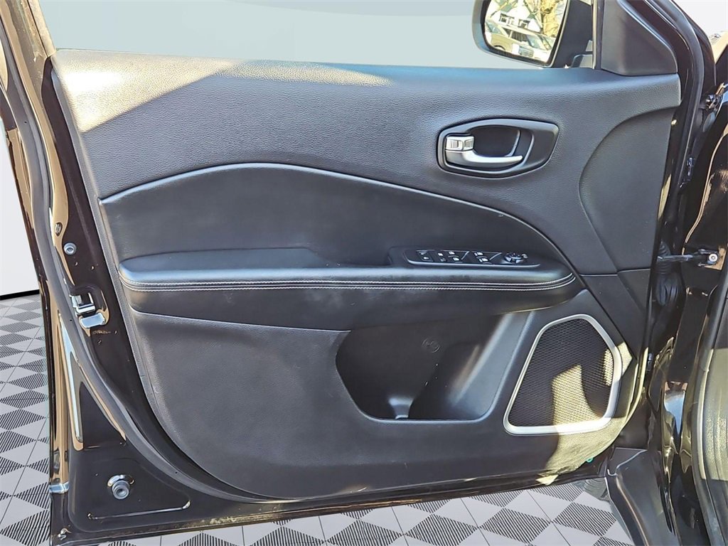 Used 2021 Jeep Compass Sport image 10