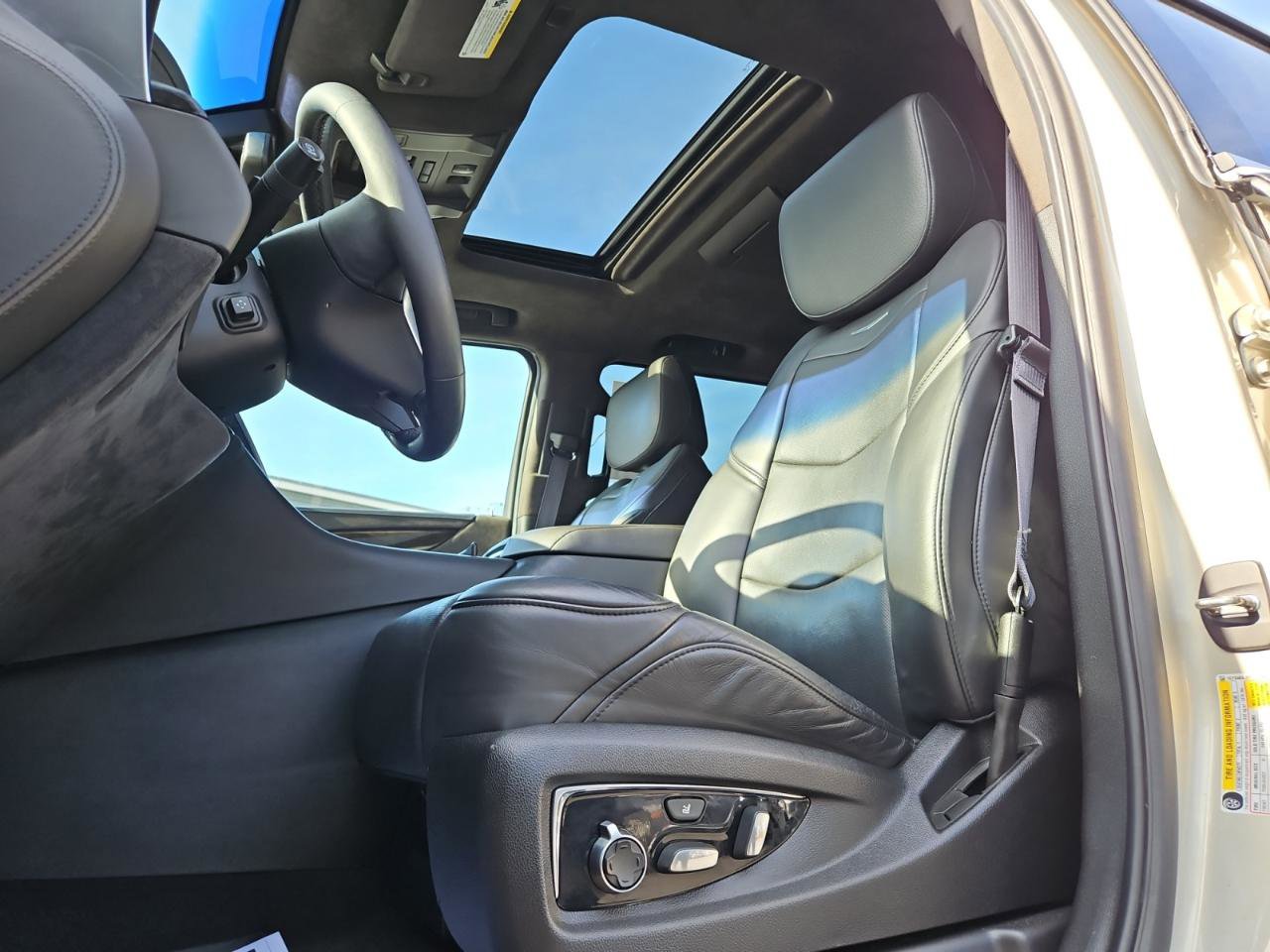 Used 2017 Cadillac Escalade ESV Platinum image 24