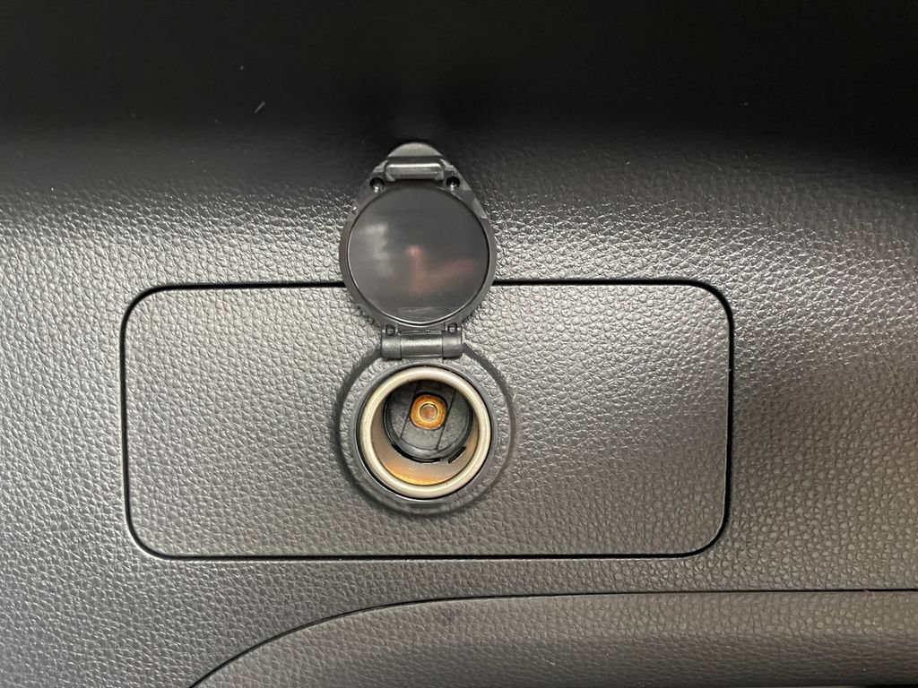 Used 2022 Toyota RAV4 XLE Premium AWD/4WD image 32
