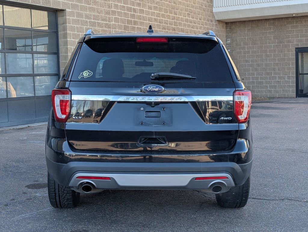 Used 2016 Ford Explorer XLT w/ Equipment Group 202A image 6