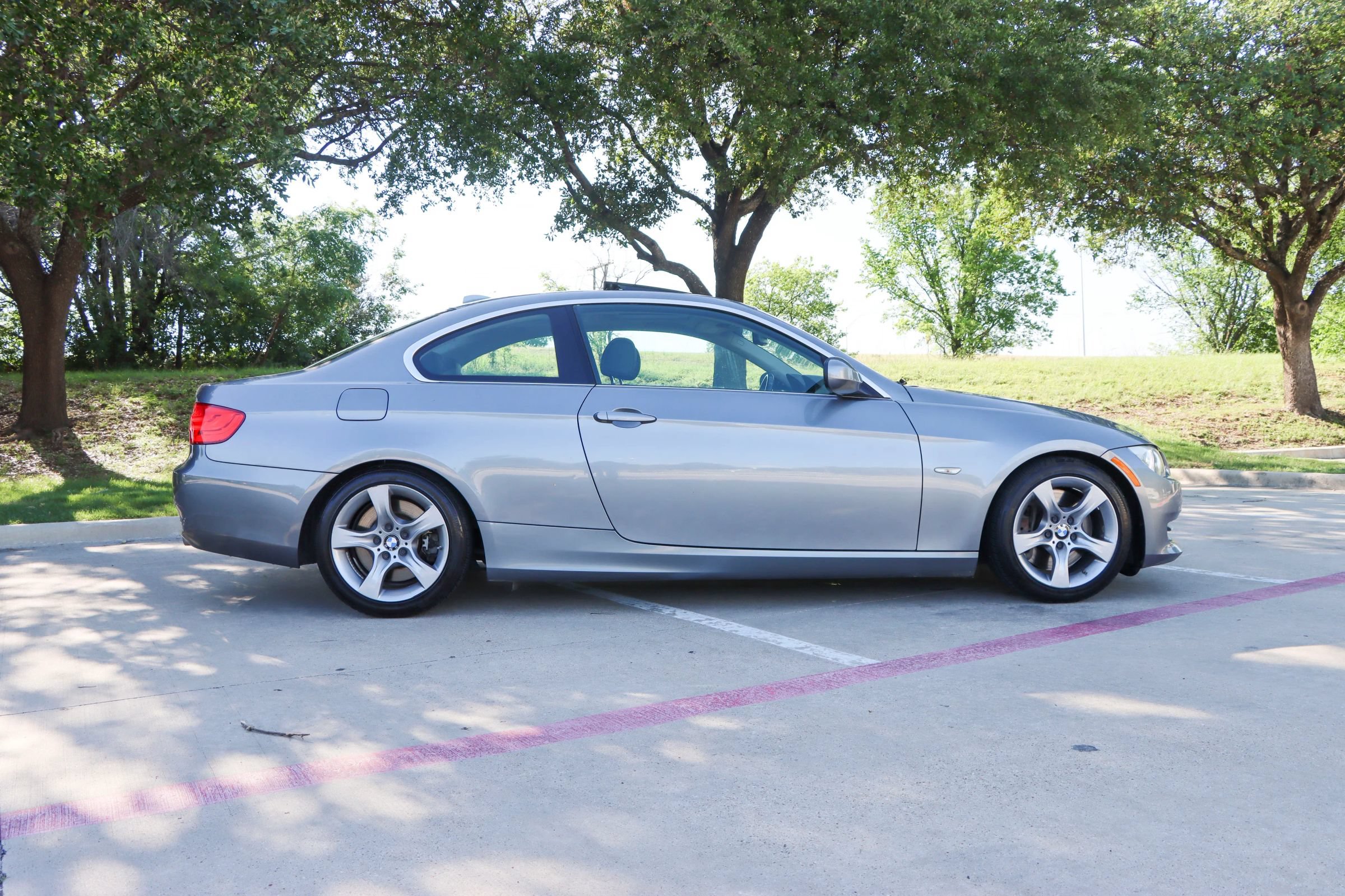 Used 2011 BMW 335i Coupe w/ Premium Pkg RWD image 8