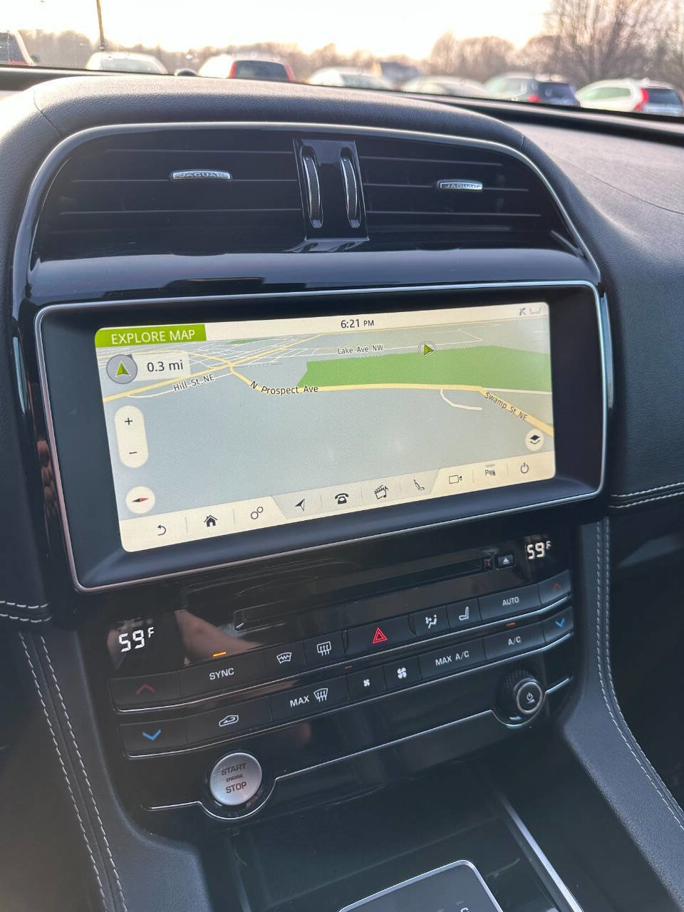 Used 2018 Jaguar F-PACE R-Sport image 25