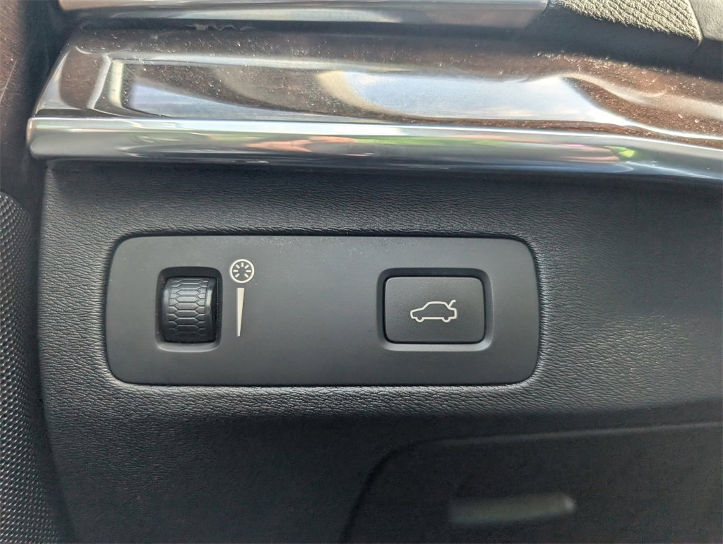 Used 2019 Volvo XC90 T6 Momentum w/ Protection Package Premier image 23