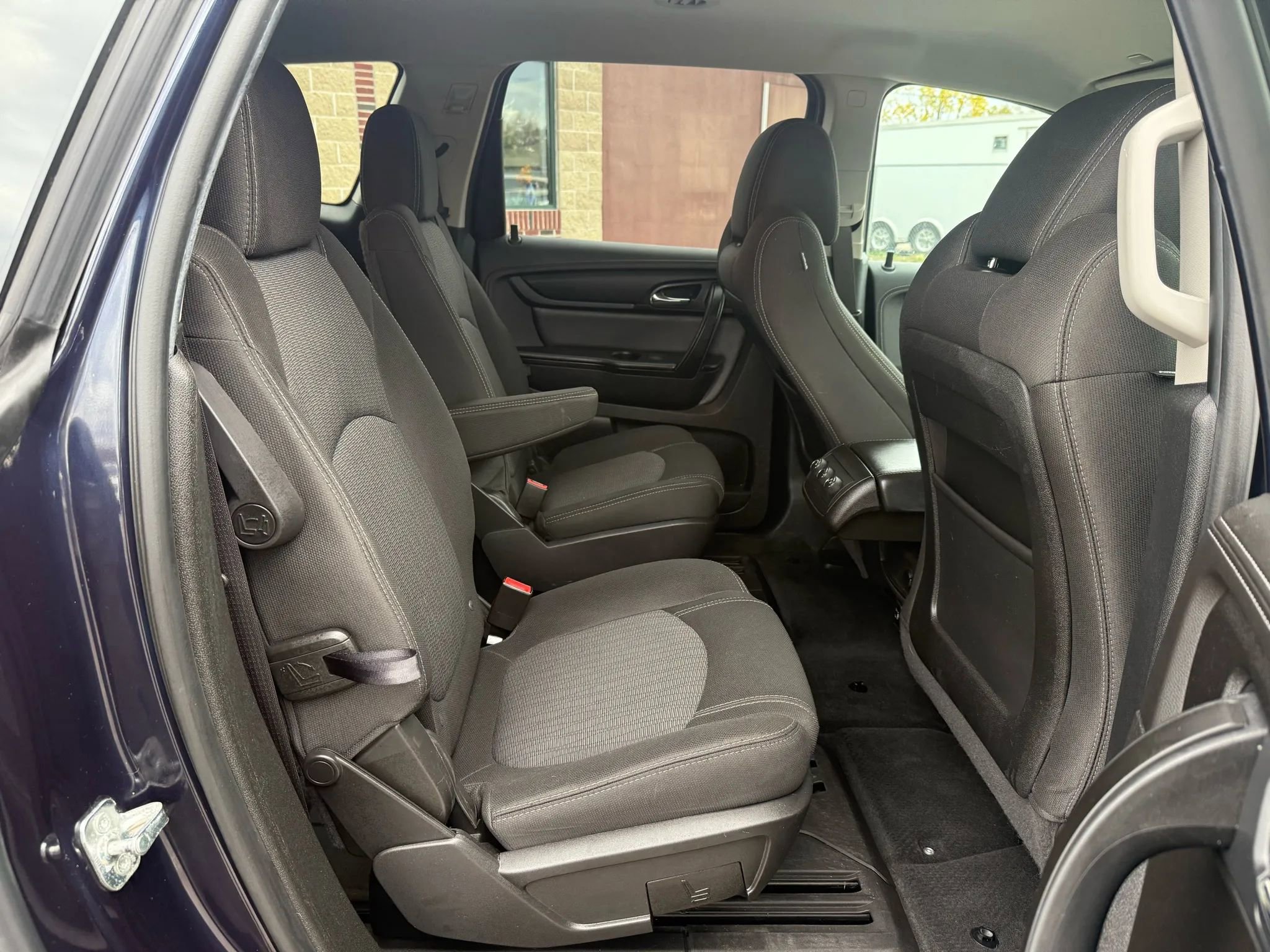 Used 2017 Chevrolet Traverse LT w/ Style and Technology Package image 30