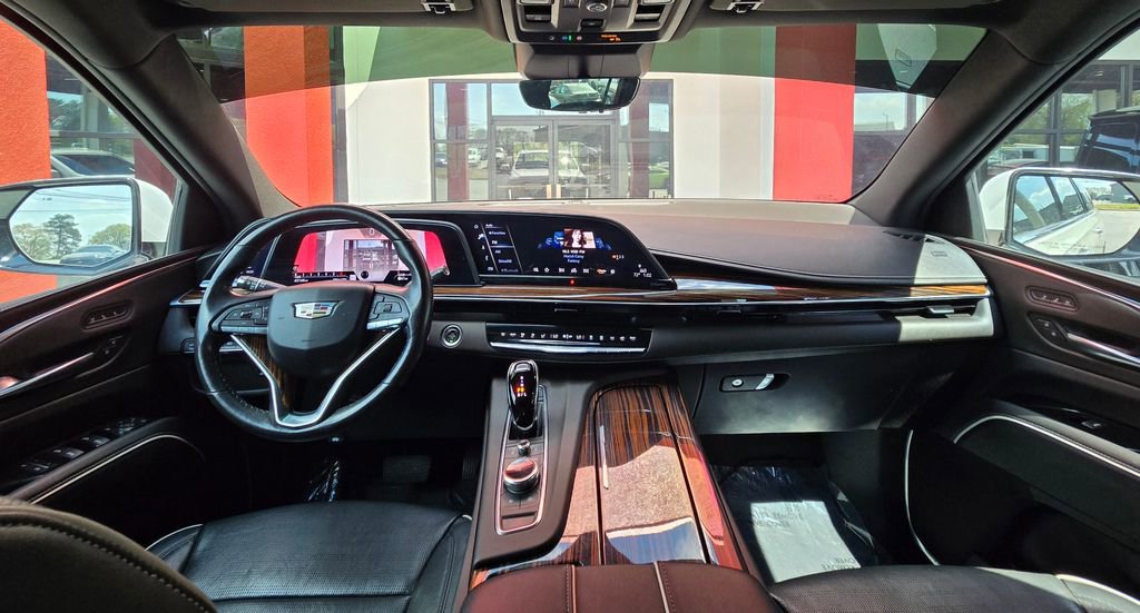 Used 2021 Cadillac Escalade ESV Premium Luxury image 25