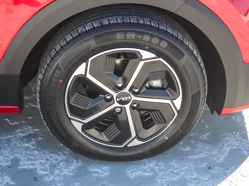 Used 2023 Kia Niro EX FWD image 10