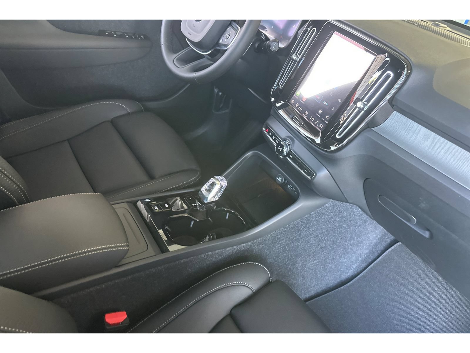 New 2026 Volvo XC40 B5 Plus w/ Climate Package AWD/4WD image 17