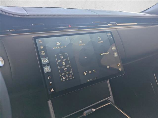 Used 2024 Land Rover Range Rover SV AWD/4WD image 11