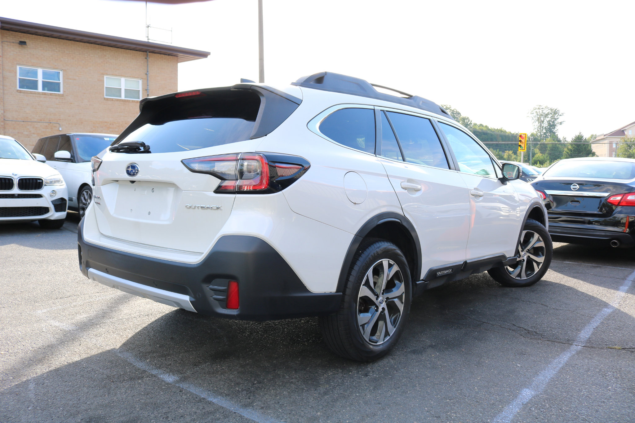 Used 2020 Subaru Outback Limited image 2