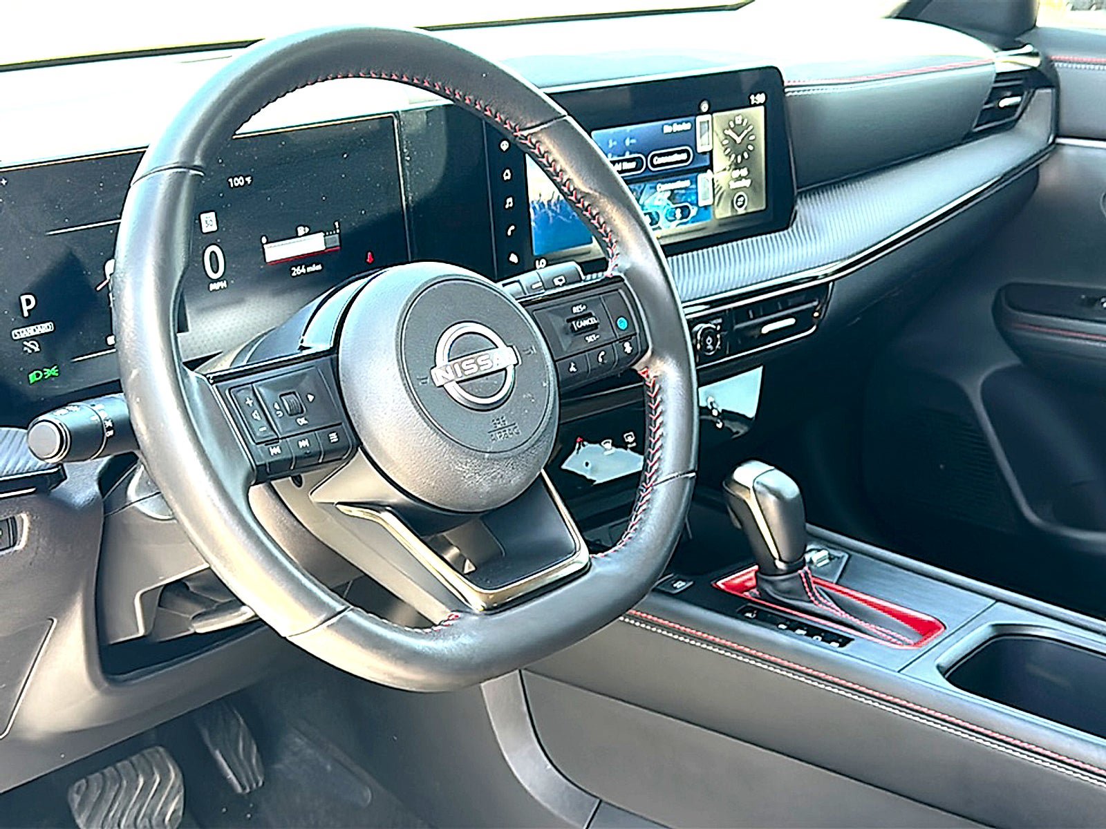 Certified 2025 Nissan Kicks SR FWD image 12