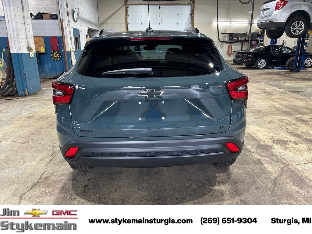 New 2026 Chevrolet Trax LT w/ Sunroof Package FWD image 9