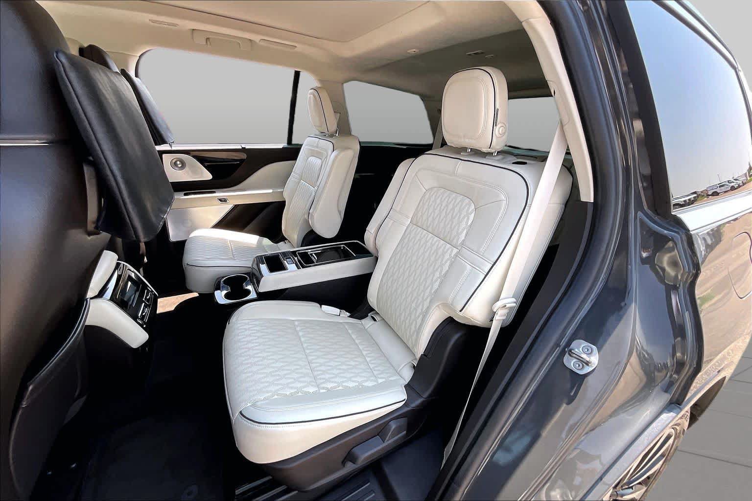 Used 2020 Lincoln Aviator Black Label Grand Touring w/ Class IV Trailer Tow Package AWD/4WD image 20