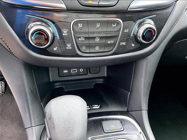 Used 2023 Chevrolet Equinox Premier FWD image 20