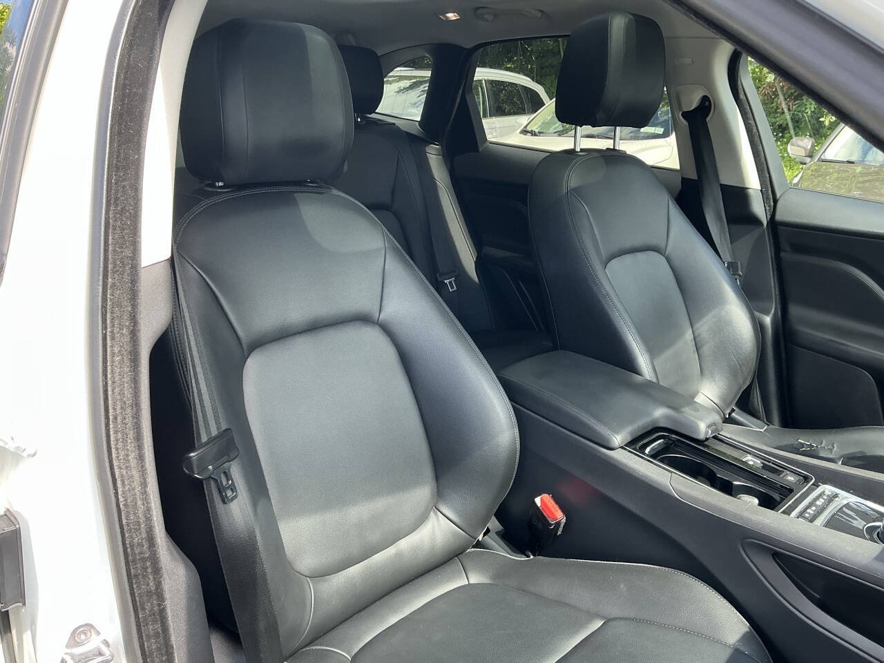 Used 2018 Jaguar F-PACE Premium AWD/4WD image 38