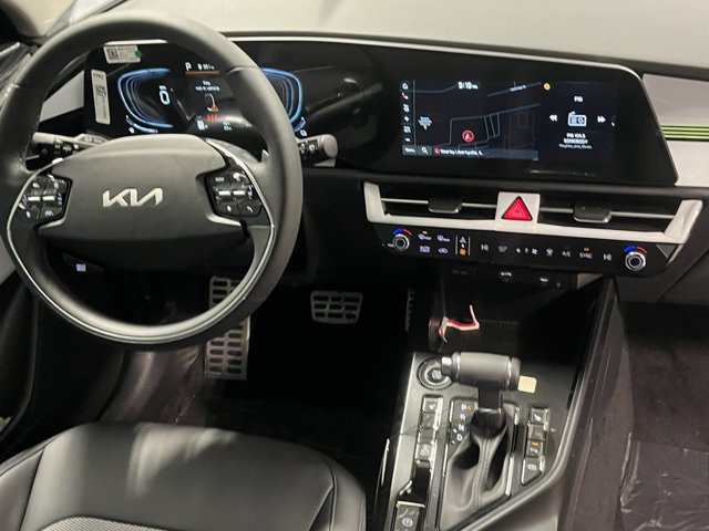 Used 2025 Kia Niro EX Touring FWD image 5