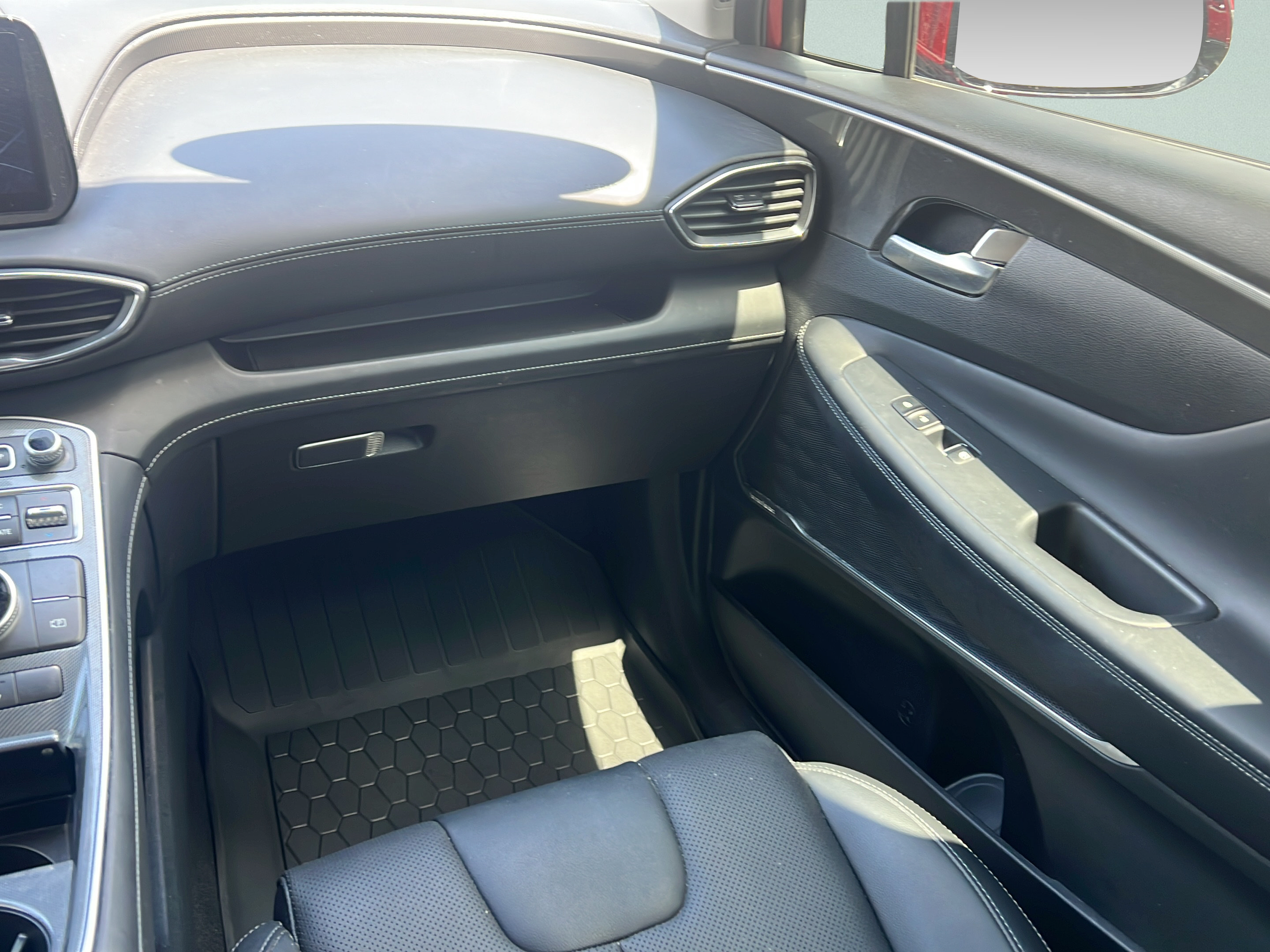 Certified 2023 Hyundai Santa Fe SEL w/ Premium Package FWD image 13