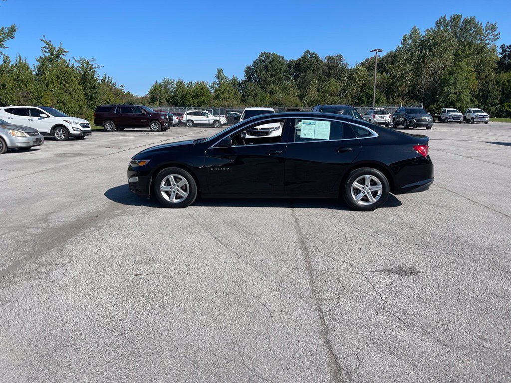 Used 2021 Chevrolet Malibu LS FWD image 2