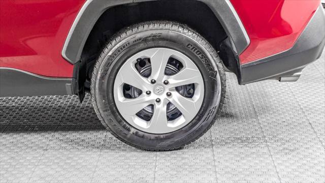 Used 2020 Toyota RAV4 LE FWD image 36