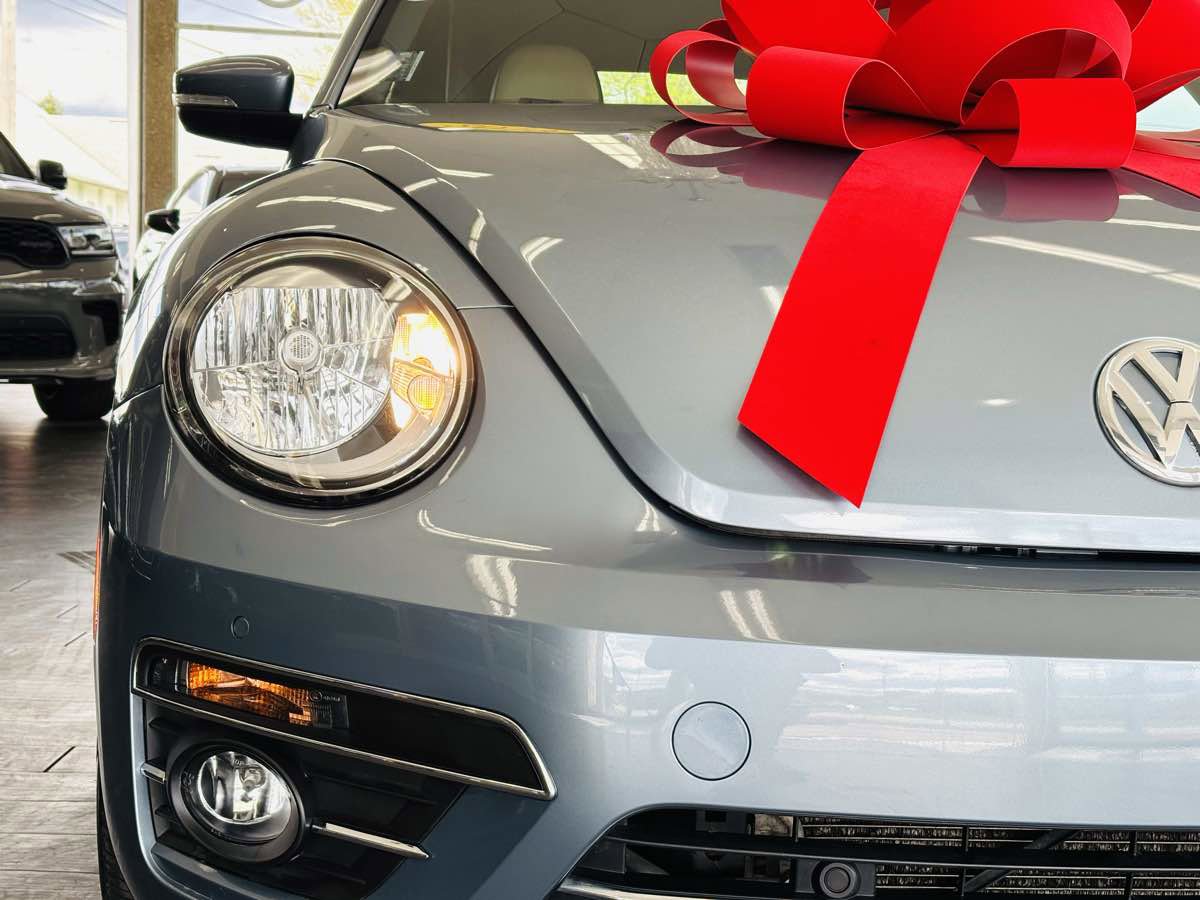Used 2019 Volkswagen Beetle 2.0T Final Edition SEL FWD image 18