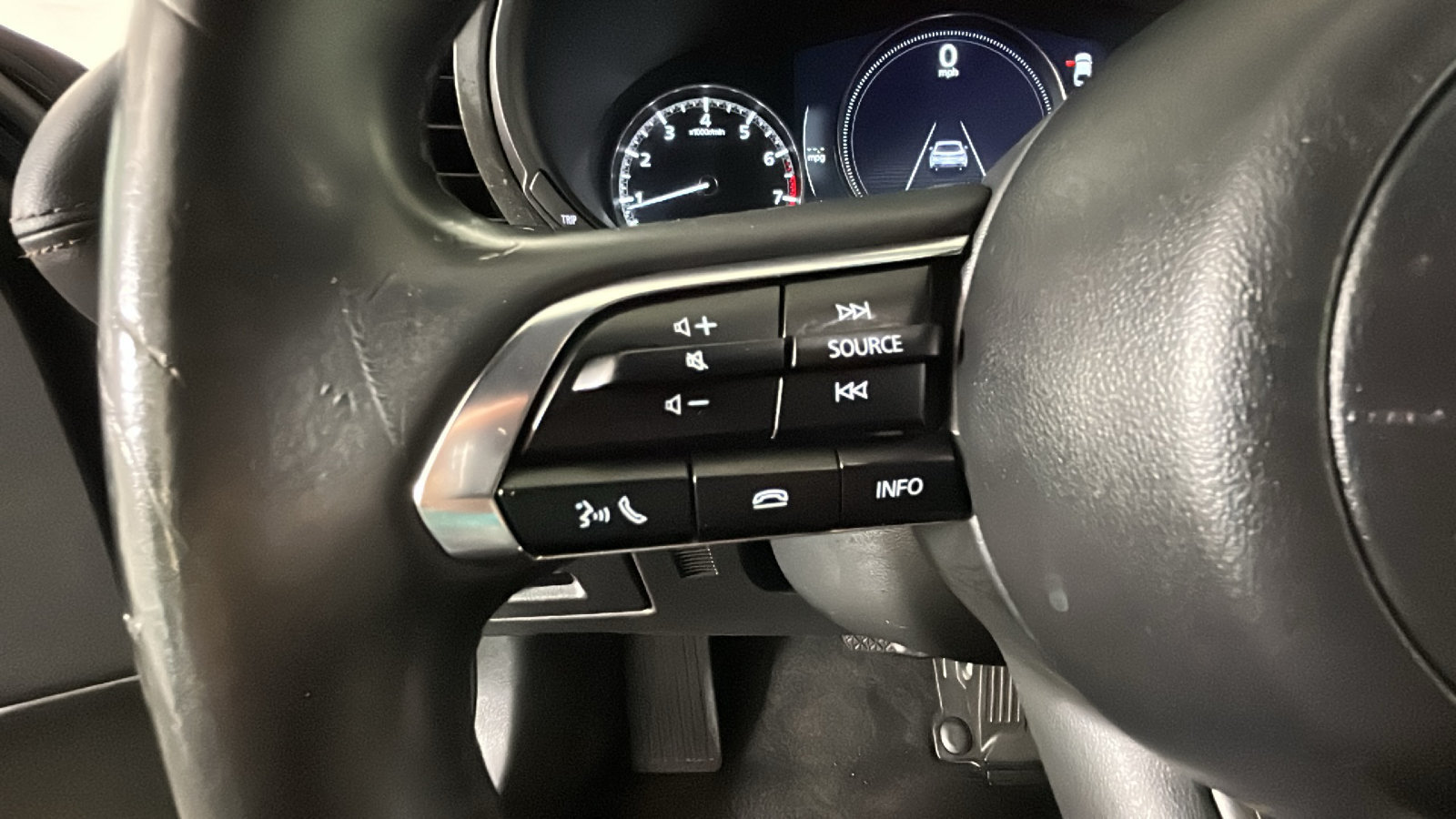 Used 2024 MAZDA MAZDA3 s FWD image 19
