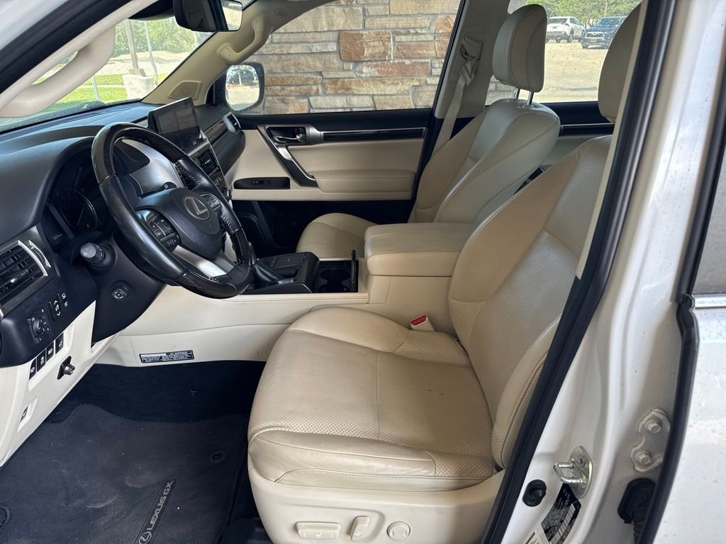 Used 2023 Lexus GX 460 Luxury w/ Sport Design Package AWD/4WD image 5