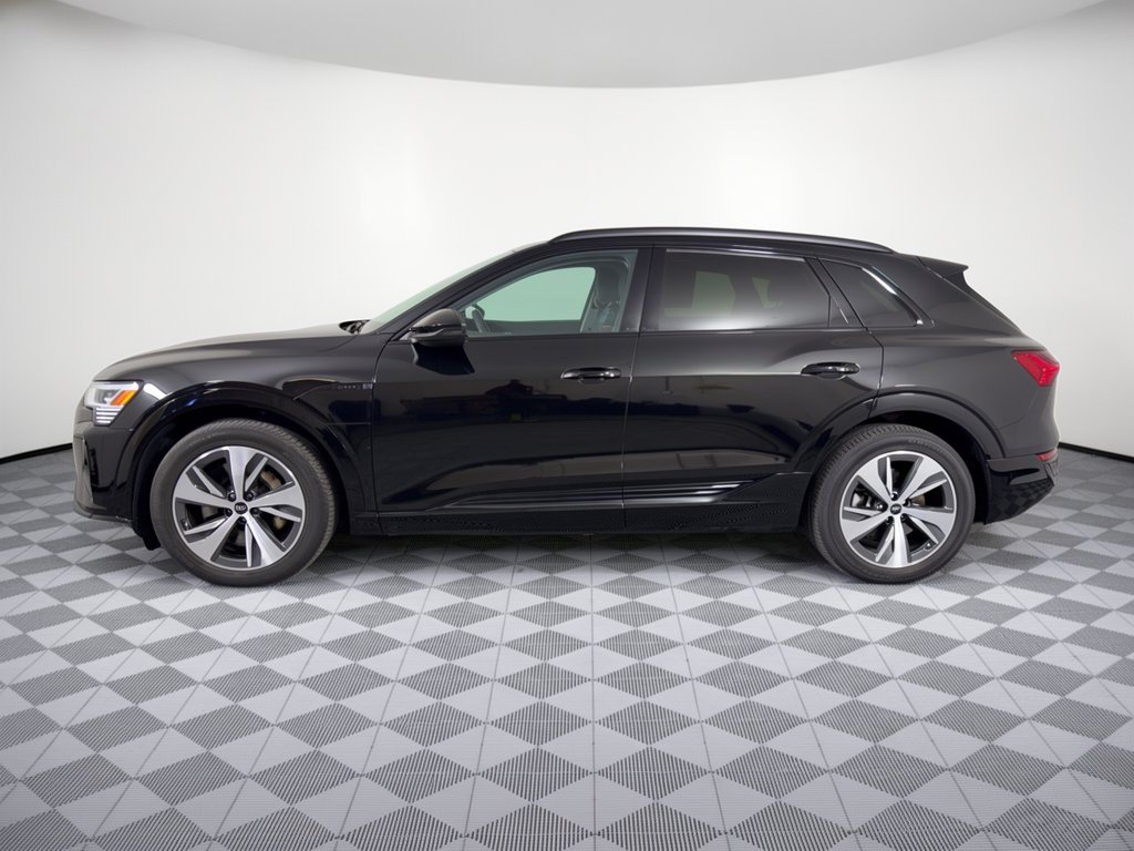 Used 2024 Audi Q8 e-tron Premium AWD/4WD image 2