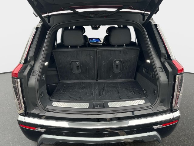 New 2026 Cadillac Vistiq Luxury w/ LPO, Floor Liner Package AWD/4WD image 5