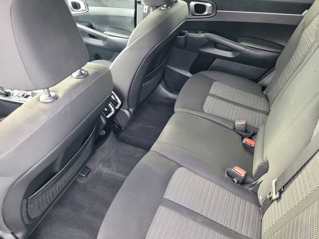 Used 2025 Kia Sorento LX FWD image 9