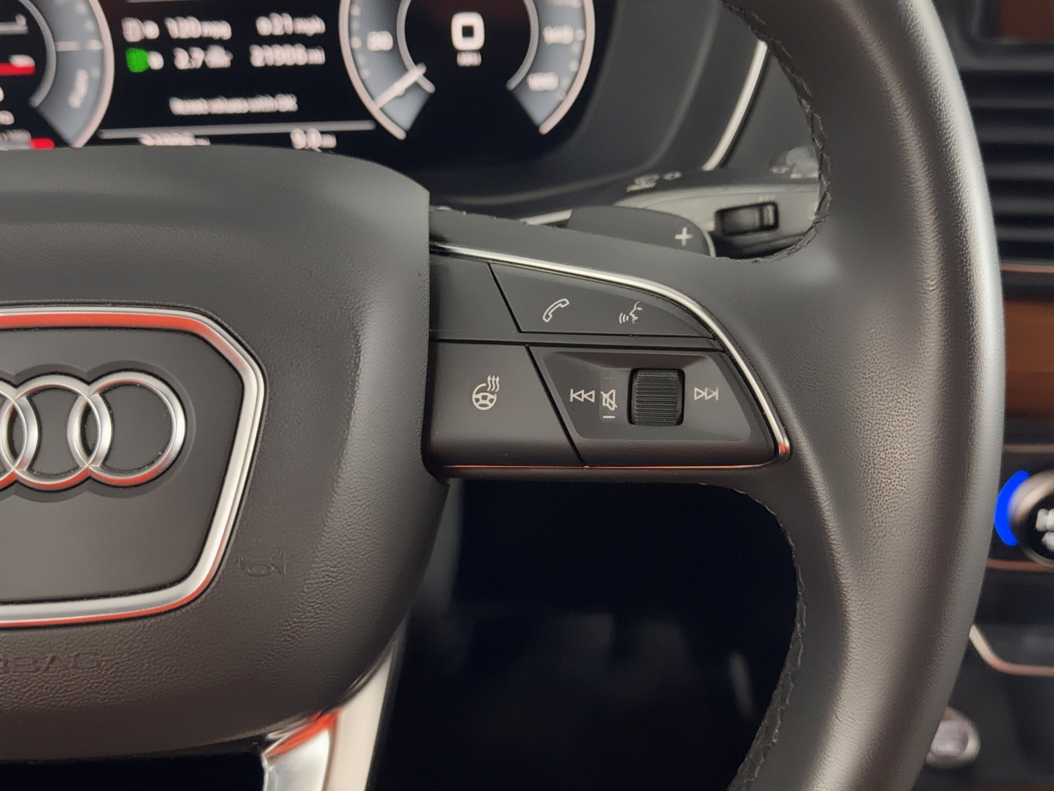 Used 2022 Audi Q5 e Premium w/ Convenience Package image 22