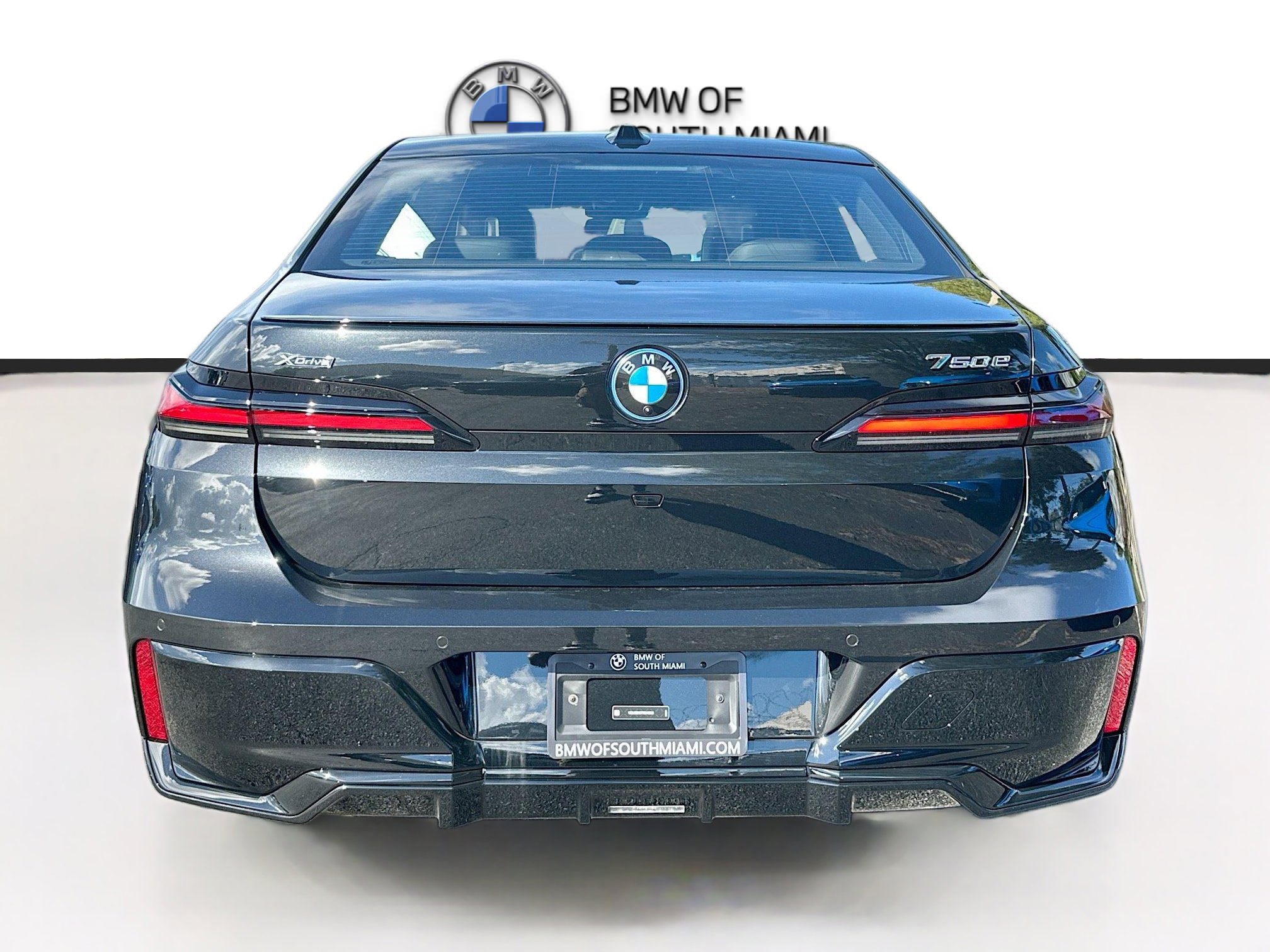 New 2026 BMW 750e xDrive image 5