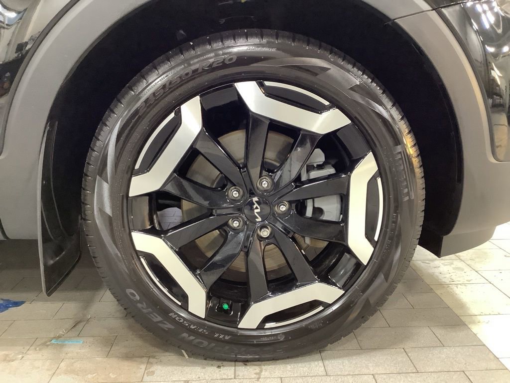 Certified 2023 Kia Telluride S w/ S Sunroof Package image 32