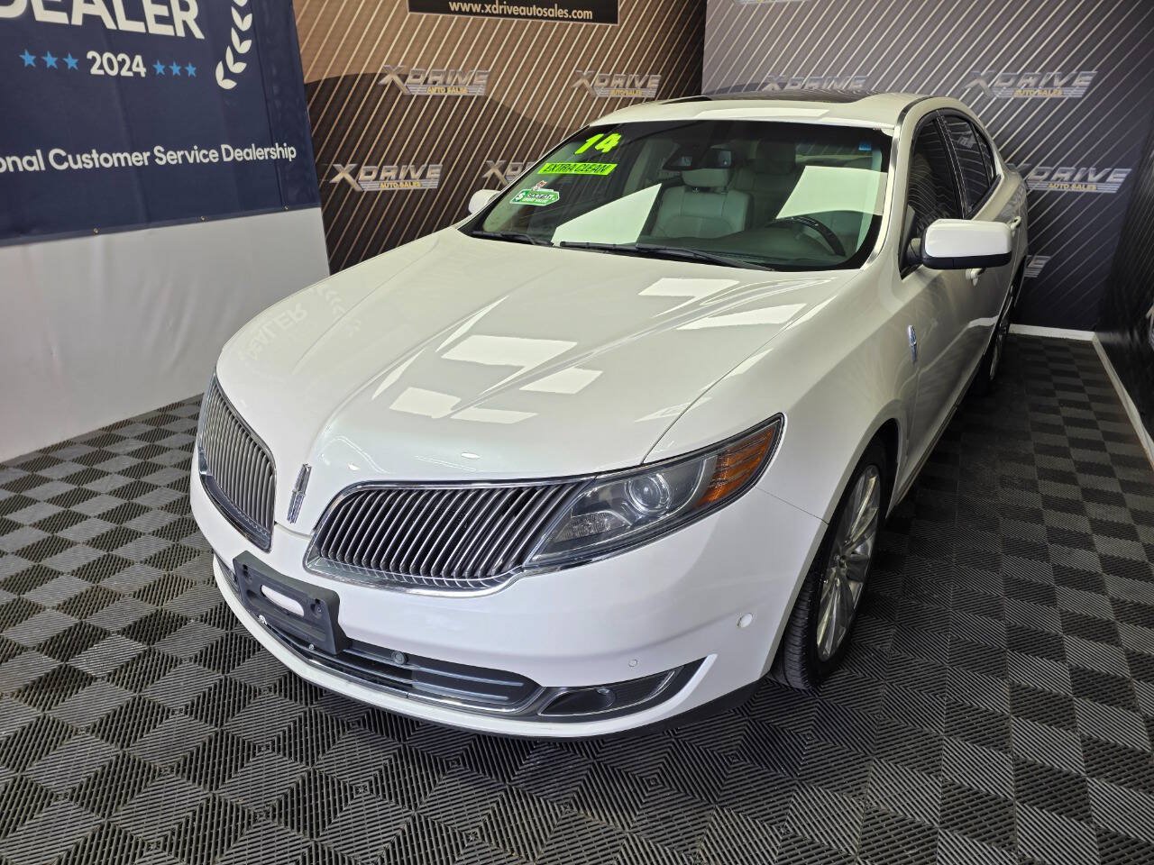 Used 2014 Lincoln MKS AWD w/ Equipment Group 201A image 2