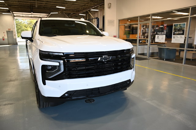New 2026 Chevrolet Suburban RST w/ RST Capability Package AWD/4WD image 3
