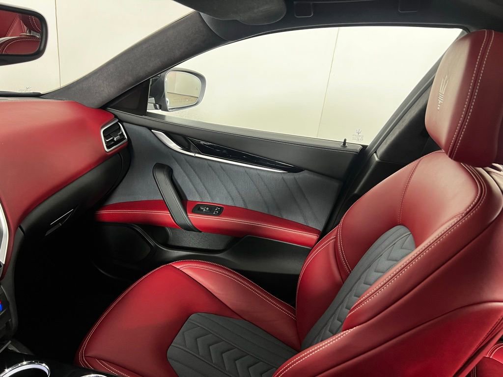 Used 2021 Maserati Ghibli S GranLusso image 24