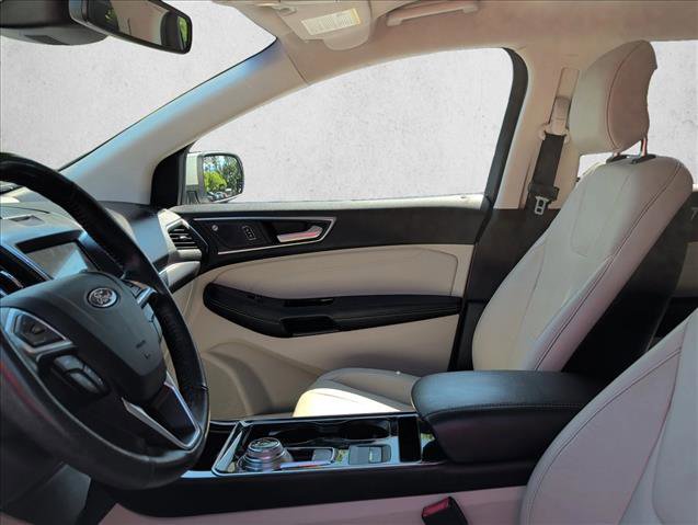 Used 2019 Ford Edge Titanium FWD image 10
