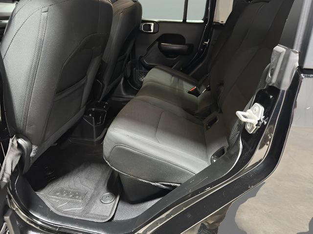 Used 2020 Jeep Gladiator Sport w/ Technology Group AWD/4WD image 23