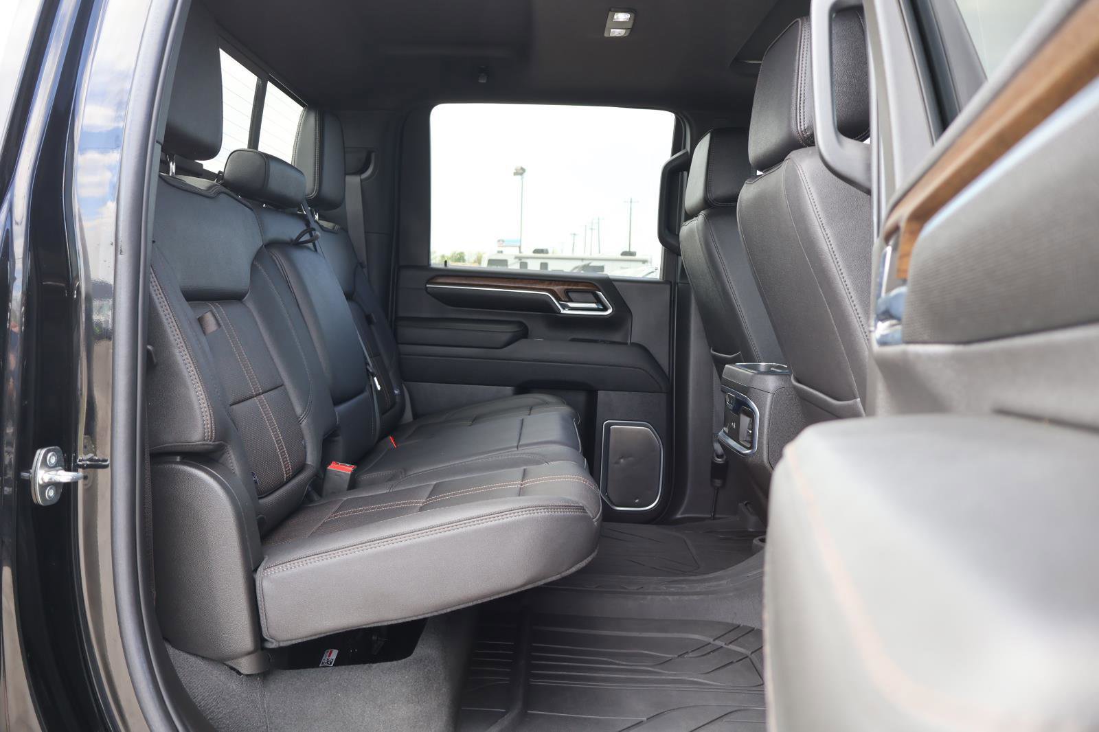 Used 2024 Chevrolet Silverado 2500 High Country w/ High Country Premium Package image 35