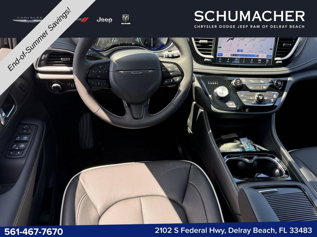 New 2027 Chrysler Pacifica Limited AWD/4WD image 15