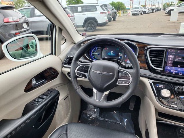 Used 2022 Chrysler Pacifica Limited FWD image 8