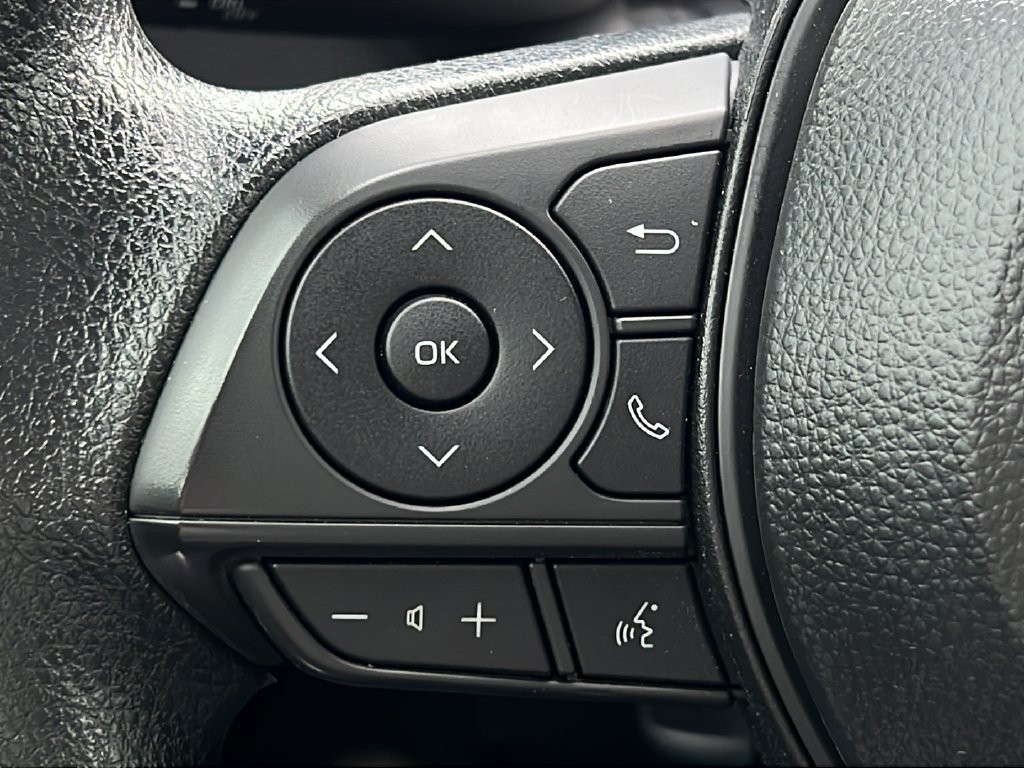 Used 2025 Toyota Corolla LE FWD image 21