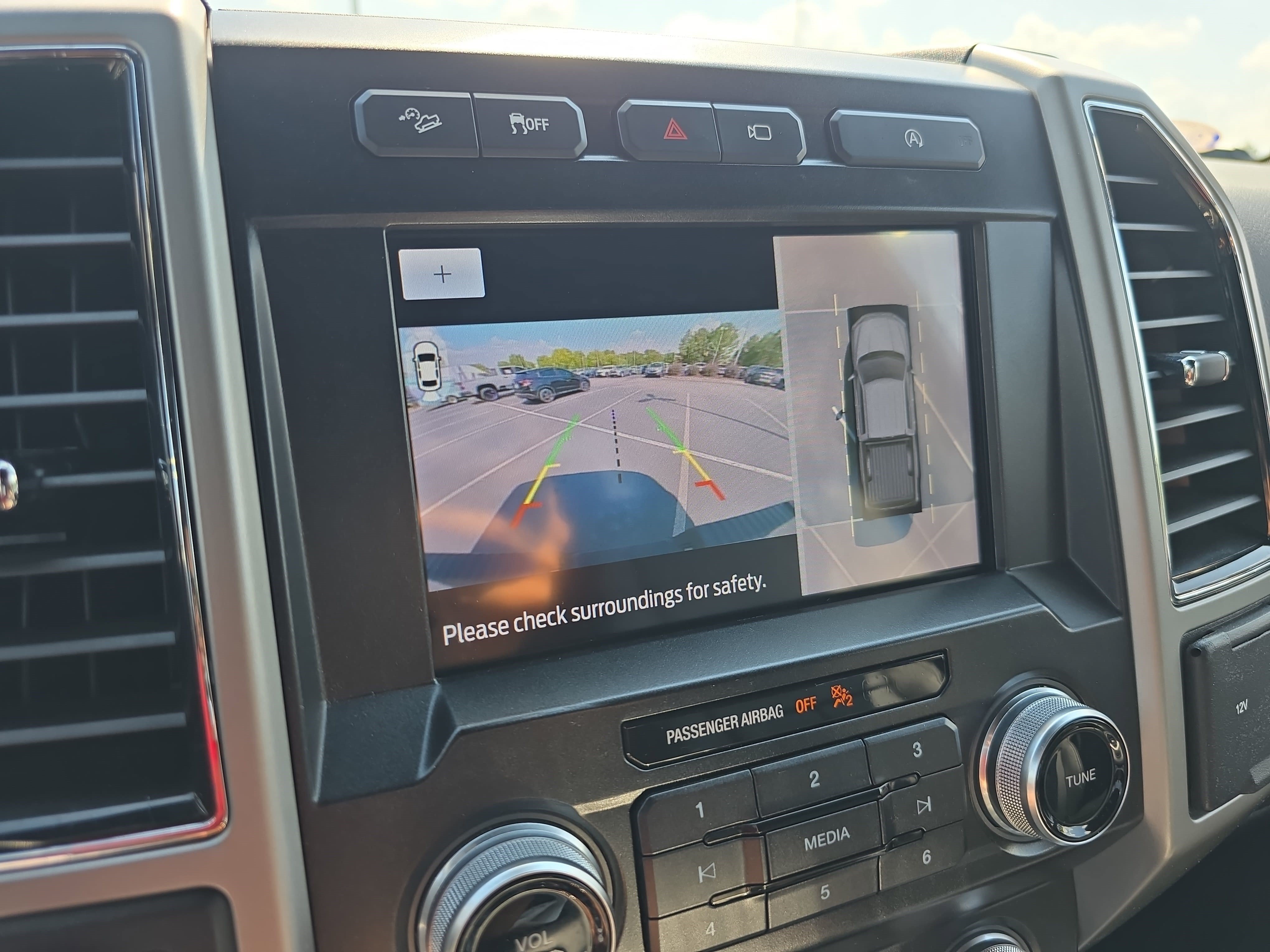 Used 2019 Ford F150 Lariat w/ Equipment Group 502A Luxury AWD/4WD image 21