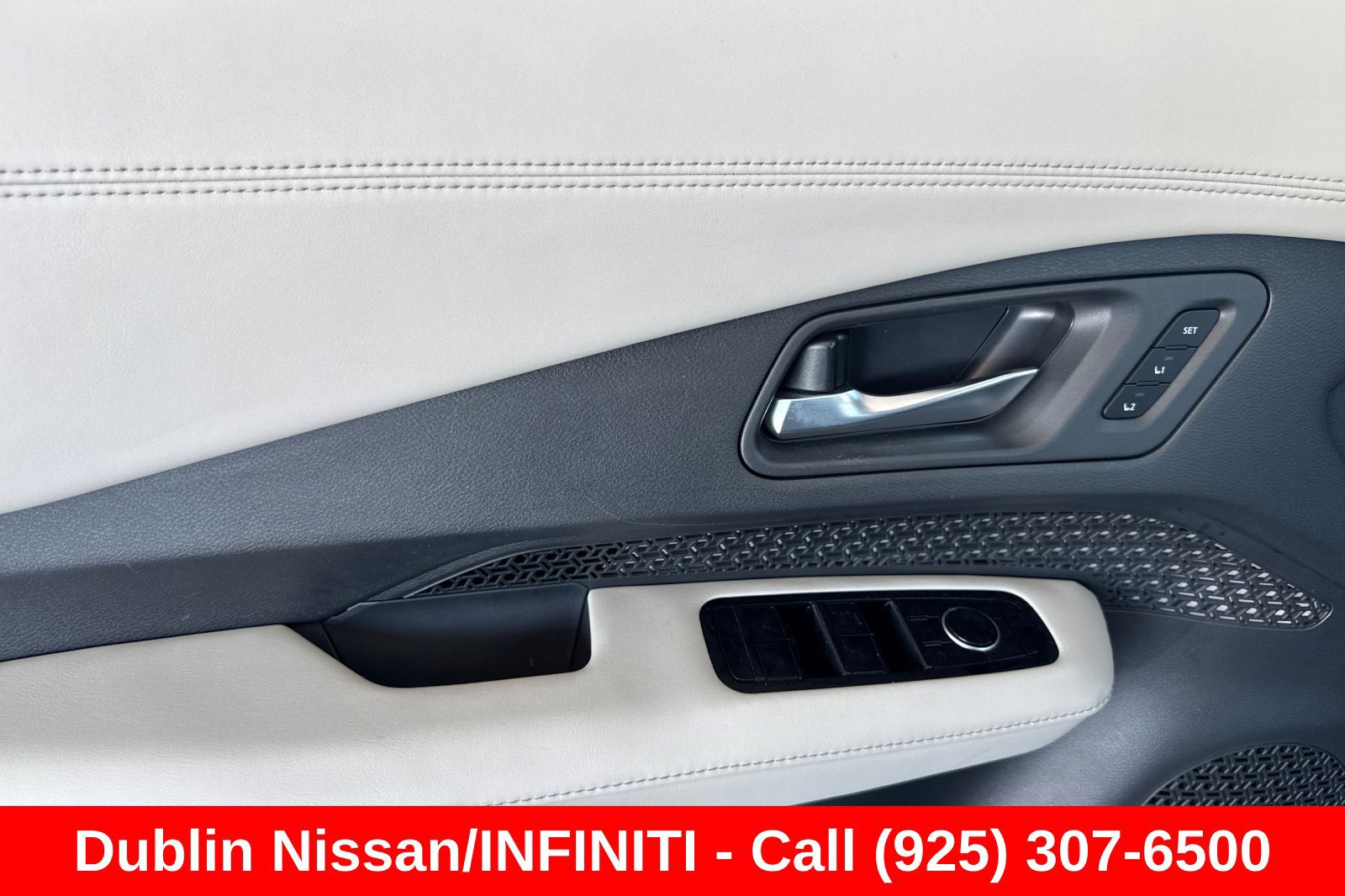 Used 2024 Nissan Ariya AWD image 12